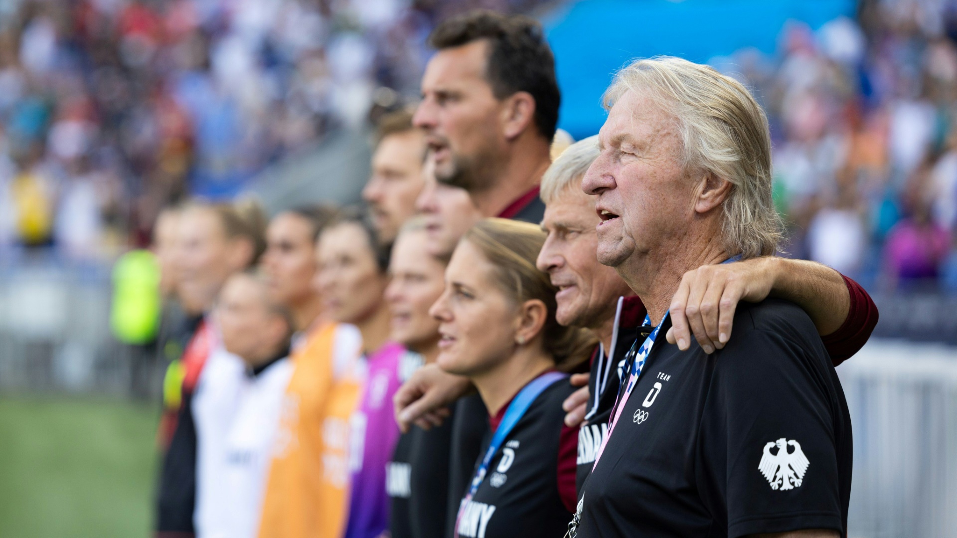 Horst Hrubesch und die DFB-Frauen wollen Olympia-Bronze