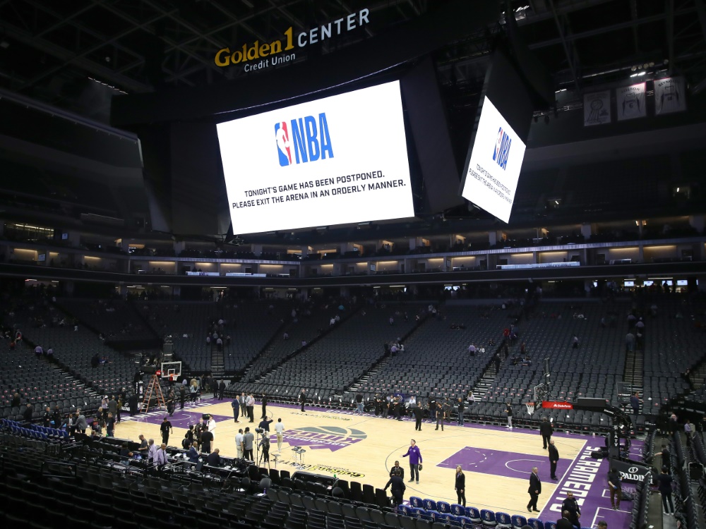 Der NBA-Spielbetrieb ruht noch mindestens bis Mai Der NBA-Spielbetrieb ruht noch mindestens bis Mai