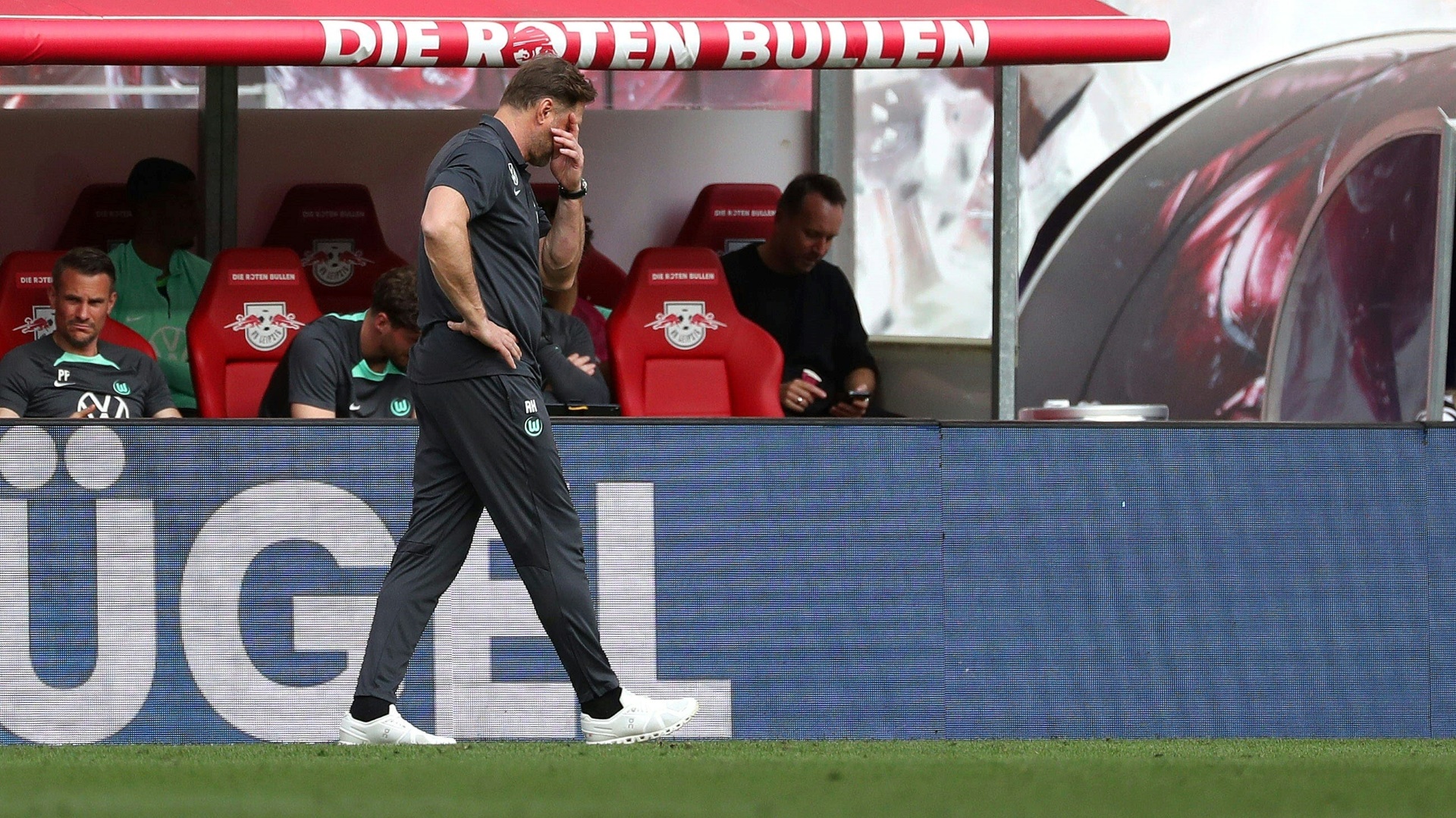 Hasenhüttl kämpft mit Wolfsburg um den Klassenerhalt