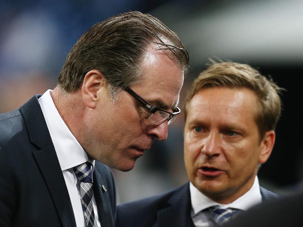 Clemens Tönnies deckt Horst Heldt den Rücken Clemens Tönnies deckt Horst Heldt den Rücken