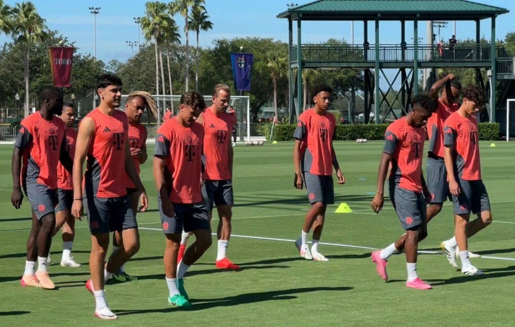 FC Bayern beginnt Vorbereitung auf das nächste Spiel FC Bayern beginnt Vorbereitung auf das nächste Spiel