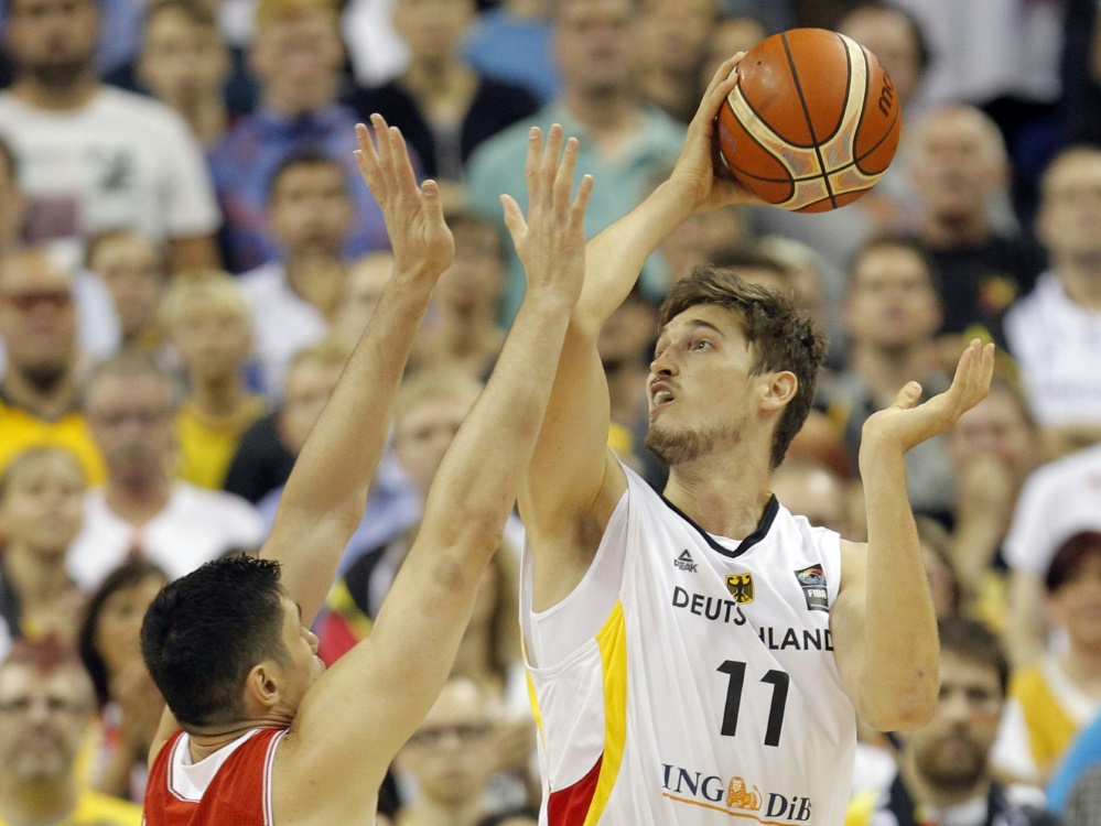 Tibor Pleiß wechselt zu Anadolu Efes Istanbul Tibor Pleiß wechselt zu Anadolu Efes Istanbul