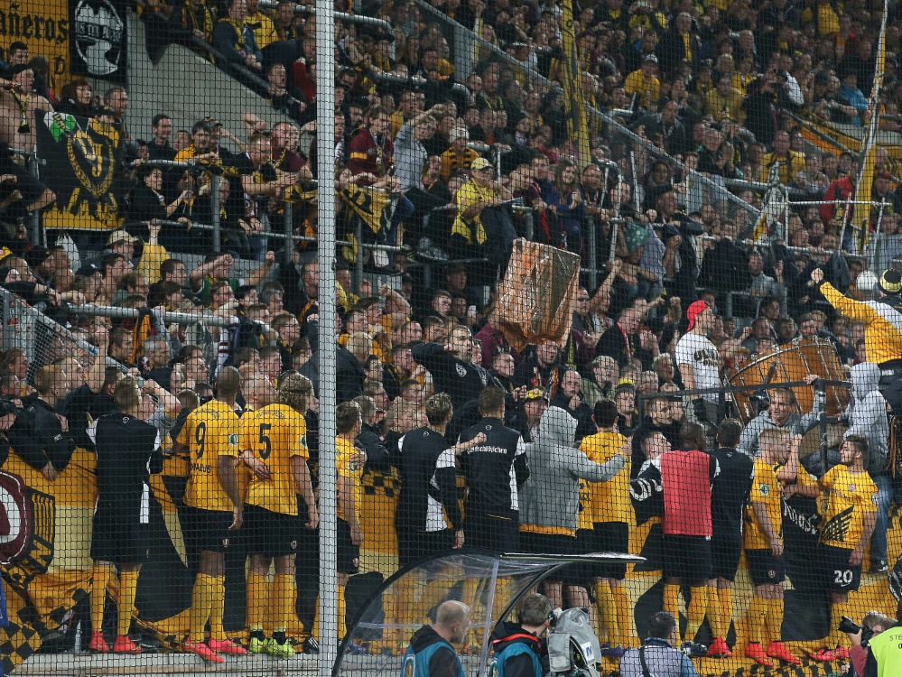 Dresden hat das Ostderby gegen Cottbus gewonnen Dresden hat das Ostderby gegen Cottbus gewonnen