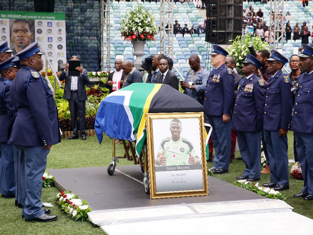 Senzo Meyiwas Sarg bei der Trauerfeier in Durban