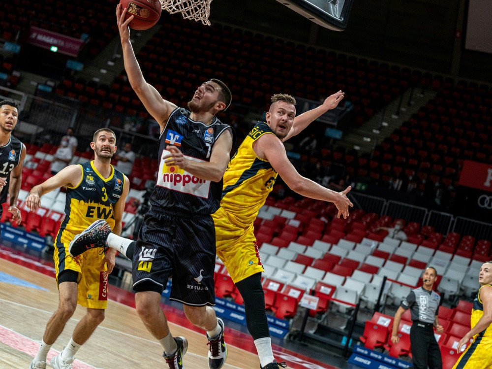 Sebastián Herrera (3.v.l.) wechselt nach Oldenburg Sebastián Herrera (3.v.l.) wechselt nach Oldenburg