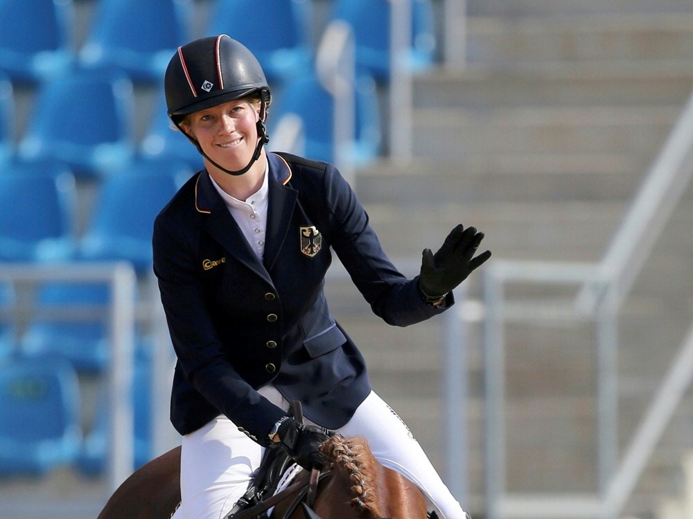 Sieg-Kandidatin beim Spring-Derby: Sandra Auffarth Sieg-Kandidatin beim Spring-Derby: Sandra Auffarth