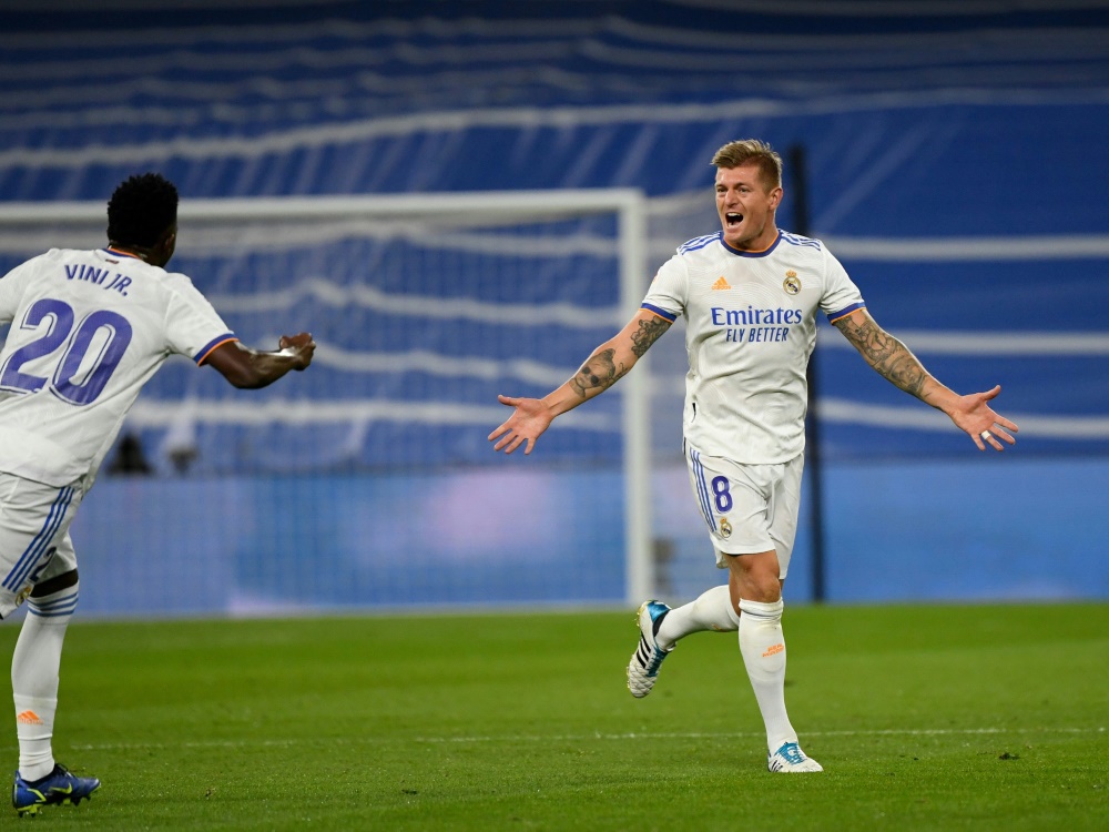 Toni Kroos sieht sich auch in Zukunft bei Real Madrid Toni Kroos sieht sich auch in Zukunft bei Real Madrid