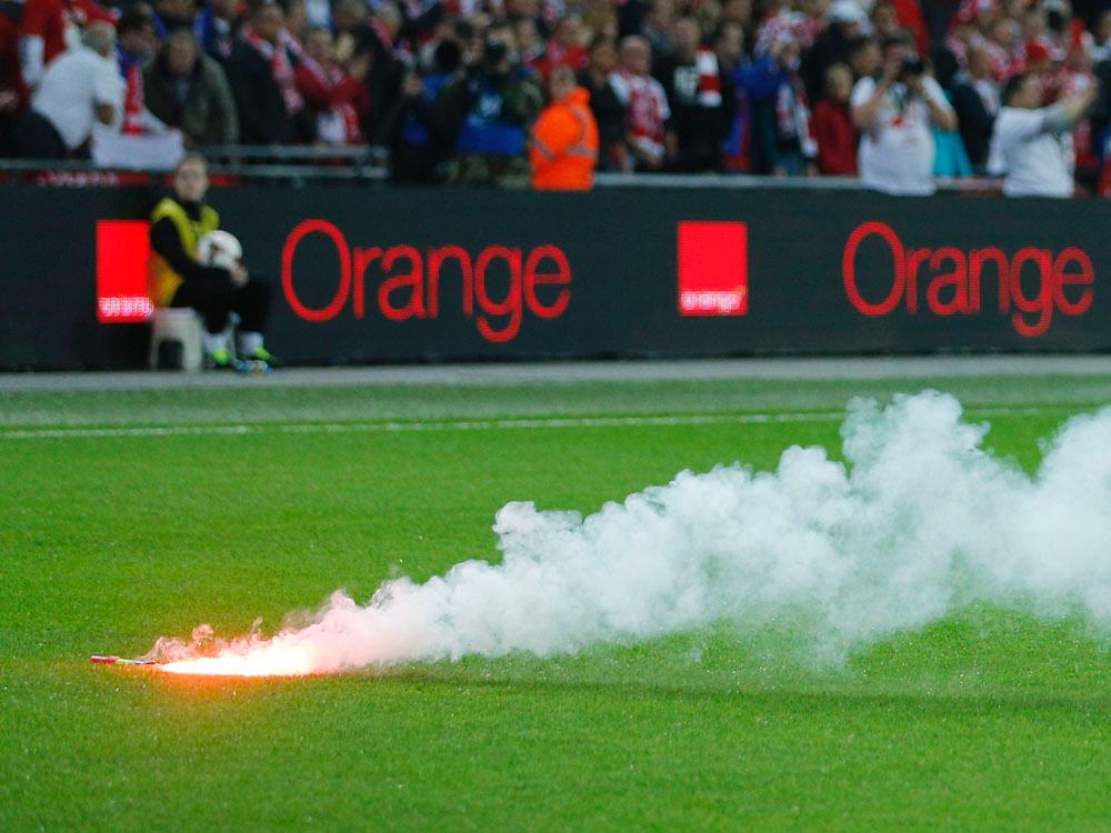 Acht Napoli-Hooligans zu Haftstrafen verurteilt Acht Napoli-Hooligans zu Haftstrafen verurteilt