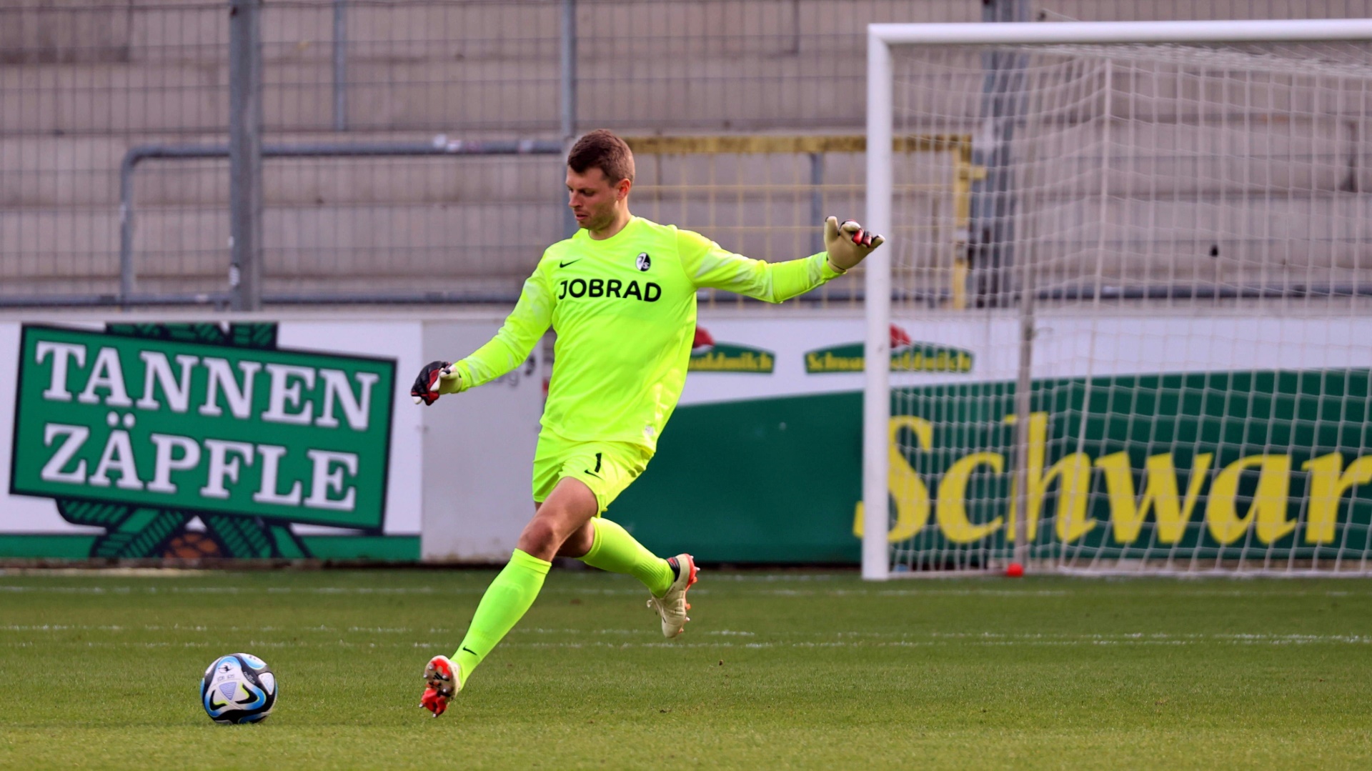 Uphoff kam nur zu wenigen Einsätzen im Tor des SC Freiburg