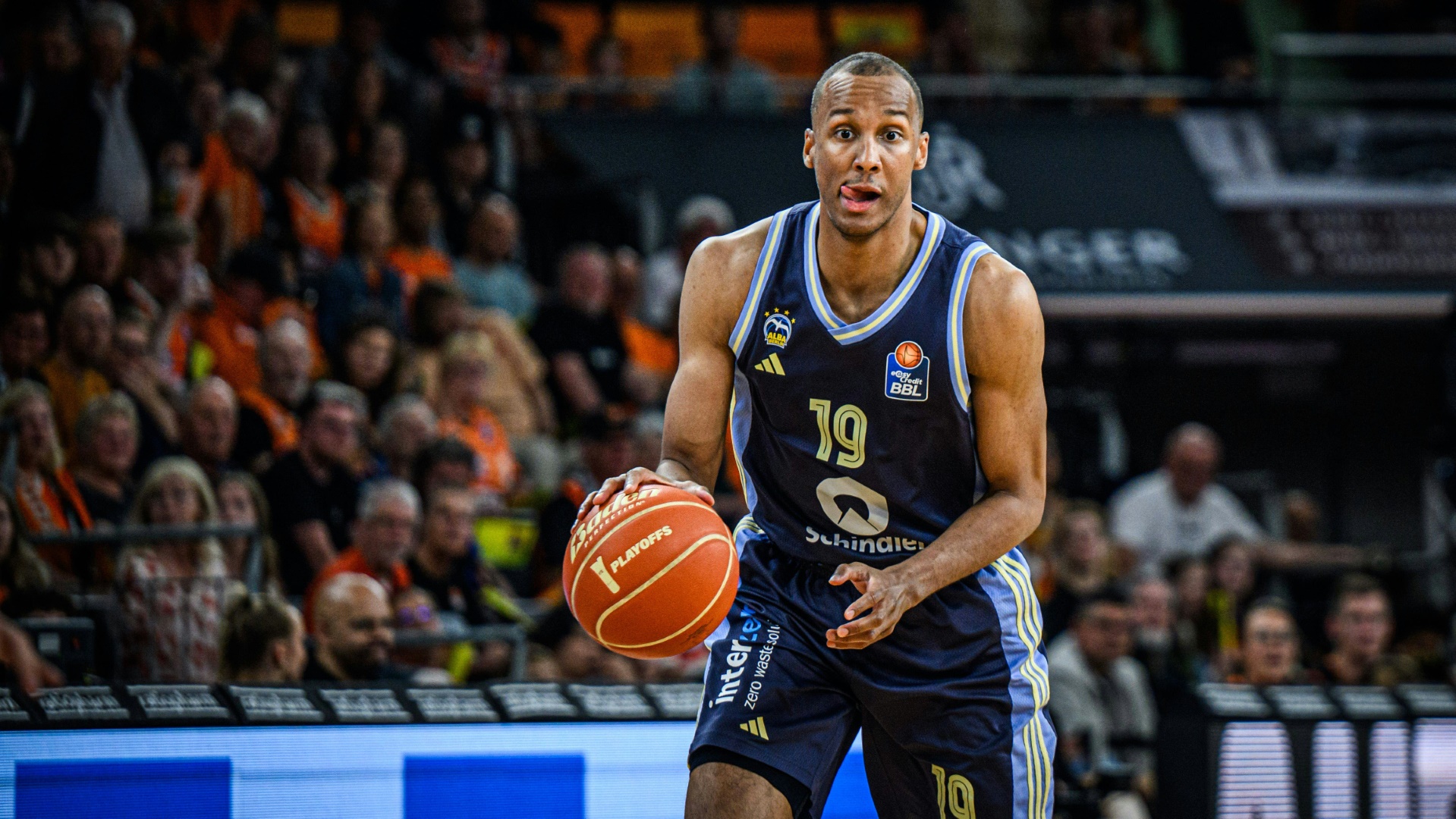 Forward-Louis-Olinde-verl-sst-Alba-Berlin