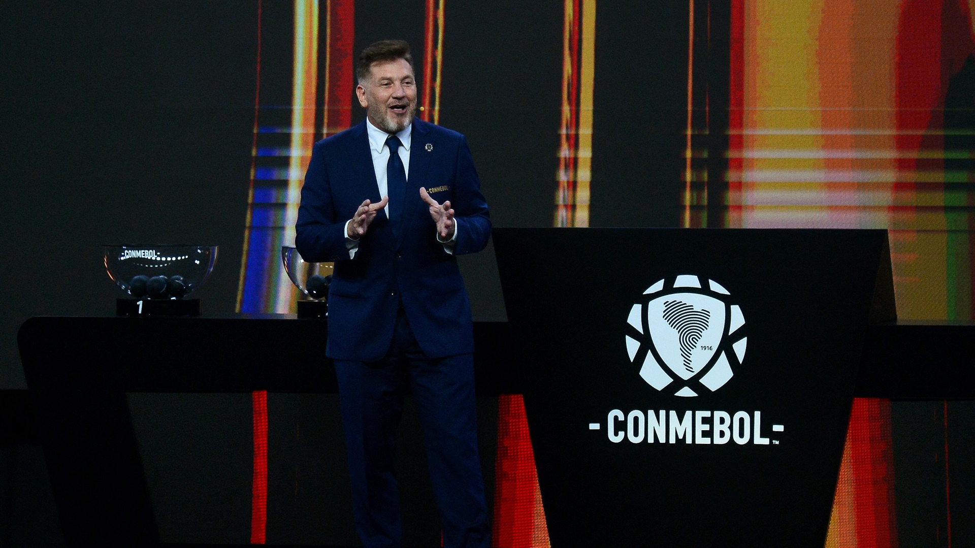 CONMEBOL-Präsident Dominguez fordert eine Monster-WM CONMEBOL-Präsident Dominguez fordert eine Monster-WM
