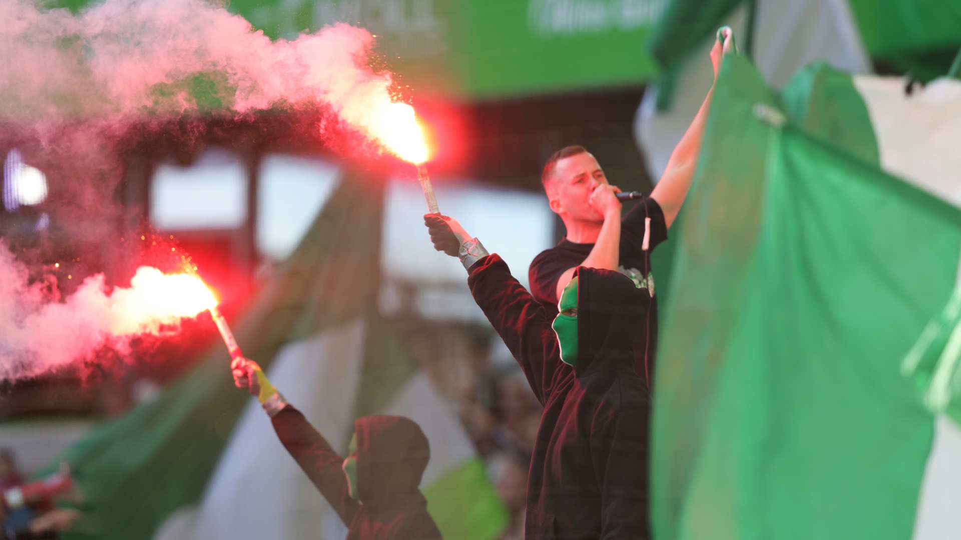 31 Pyros kosten Gladbach 31.000 Euro 31 Pyros kosten Gladbach 31.000 Euro