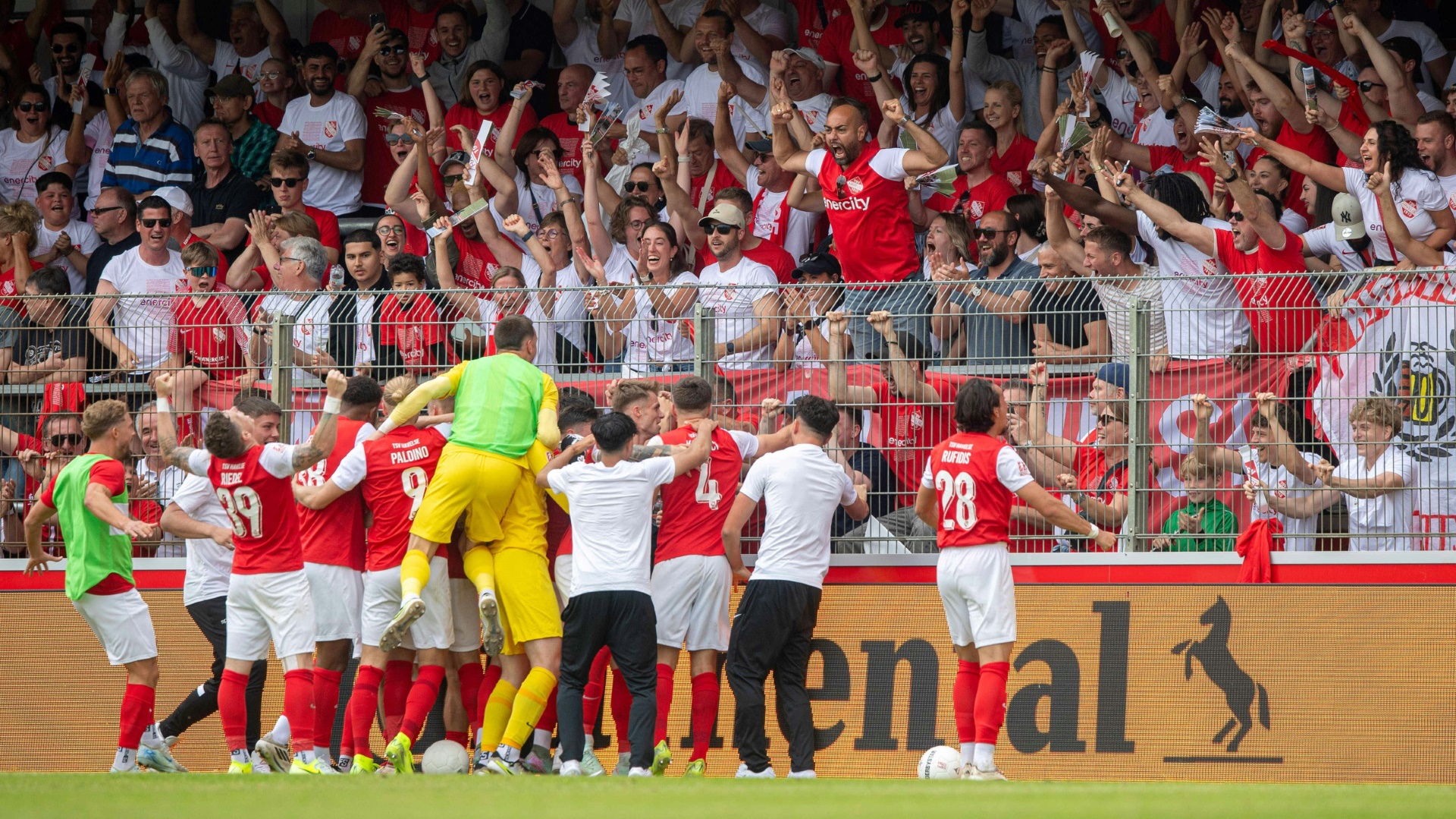 Der Jubel über das 1:0 in der Verlängerung Der Jubel über das 1:0 in der Verlängerung