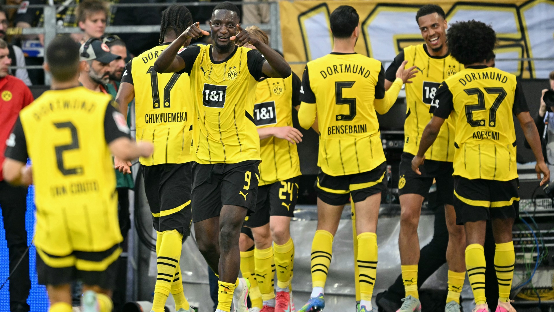 Der BVB läuft bei der Klub-WM in einem neuen Trikot auf Der BVB läuft bei der Klub-WM in einem neuen Trikot auf