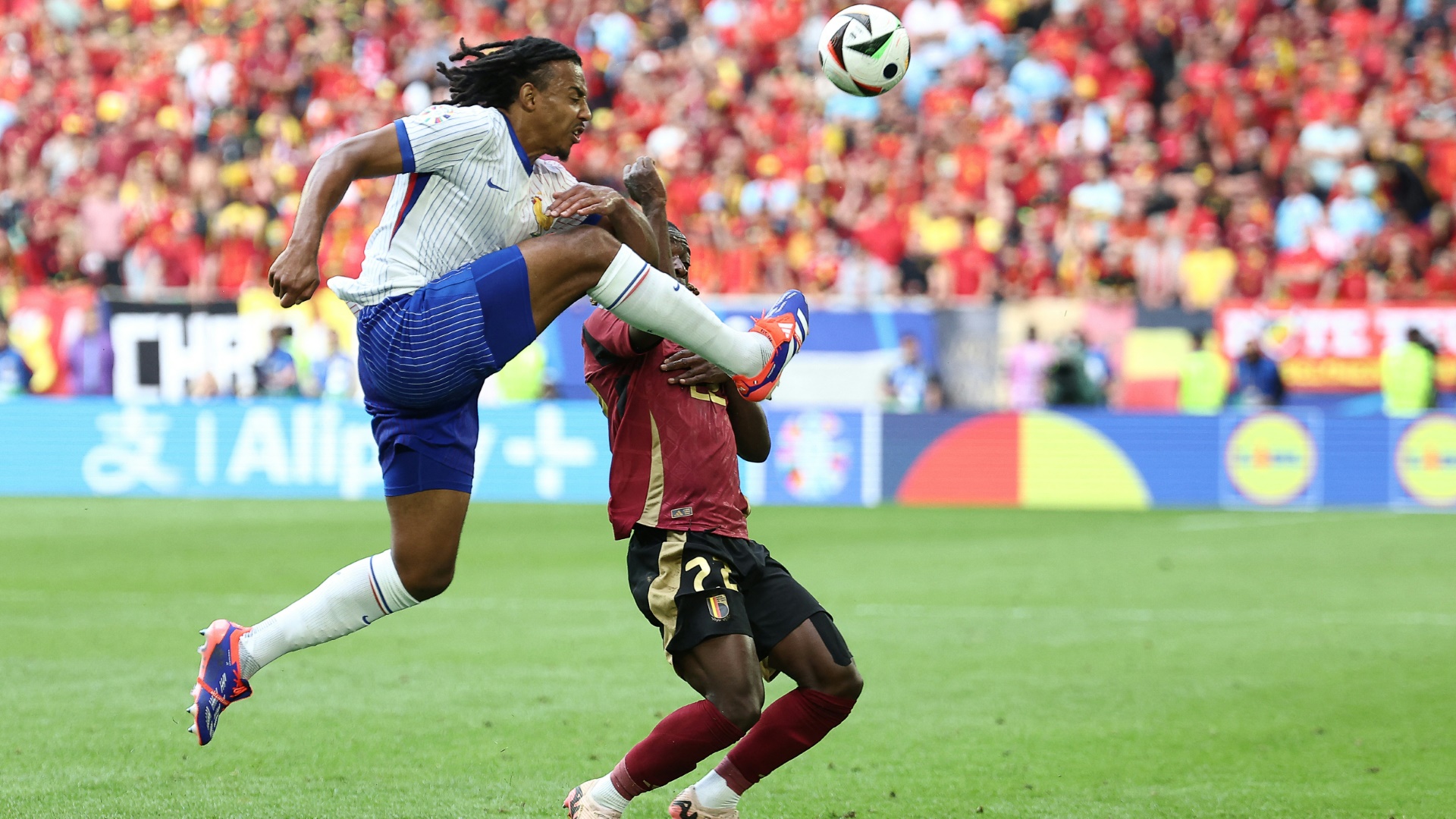 Kounde im Achtelfinale gegen Belgien