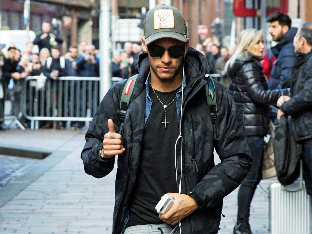 Wohlauf: Neymar hat einen Autounfall unbeschadet überstanden