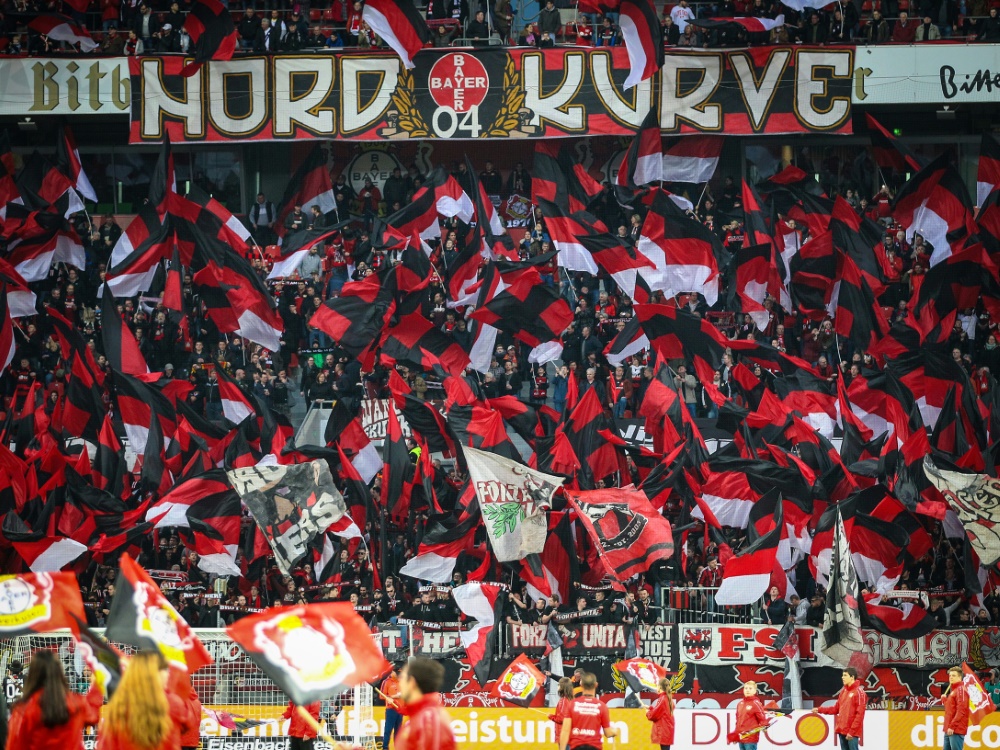 Leverkusen-Fan nach Klubangaben bei Bewusstsein