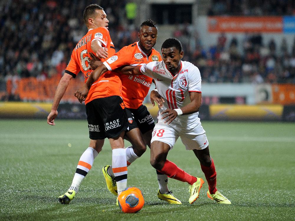 Ivorer Kalou (r.) wechselt zu Hertha BSCC