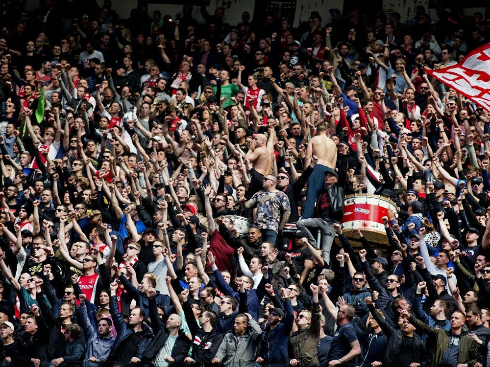 Zwölf Ajax-Fans wurden festgenommen