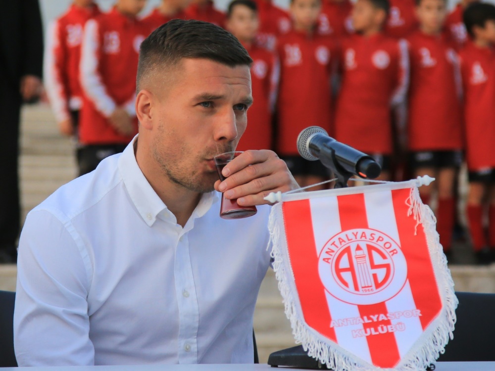Lukas Podolski eröffnet einen nächsten Geschäftszweig