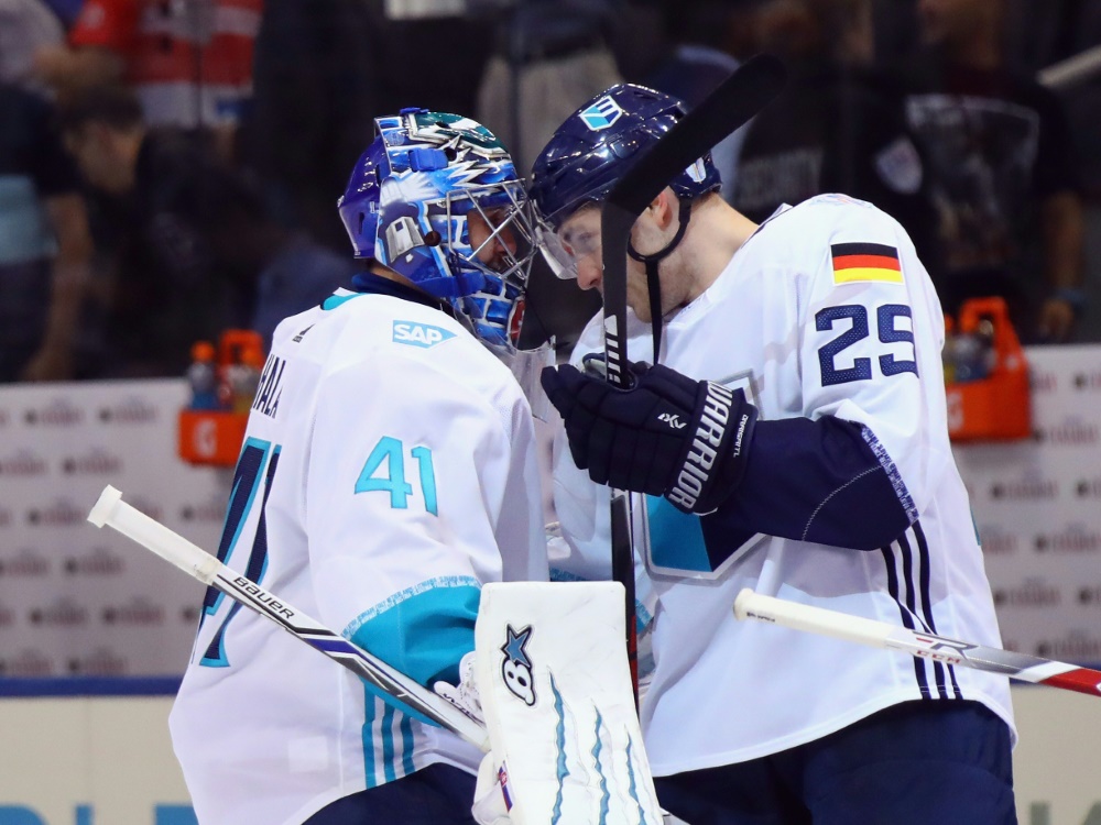 Leon Draisaitl (r.) sichert Team Europa den Sieg
