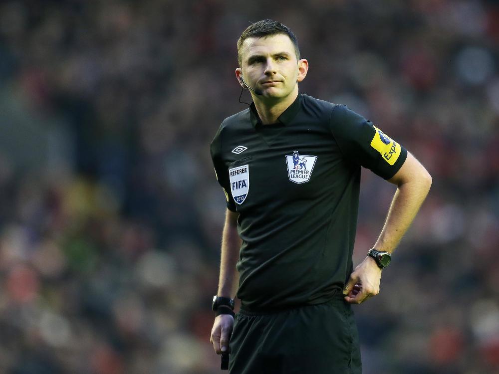Michael Oliver pfeift erstes Länderspiel von Deutschland 2015 Michael Oliver pfeift erstes Länderspiel von Deutschland 2015