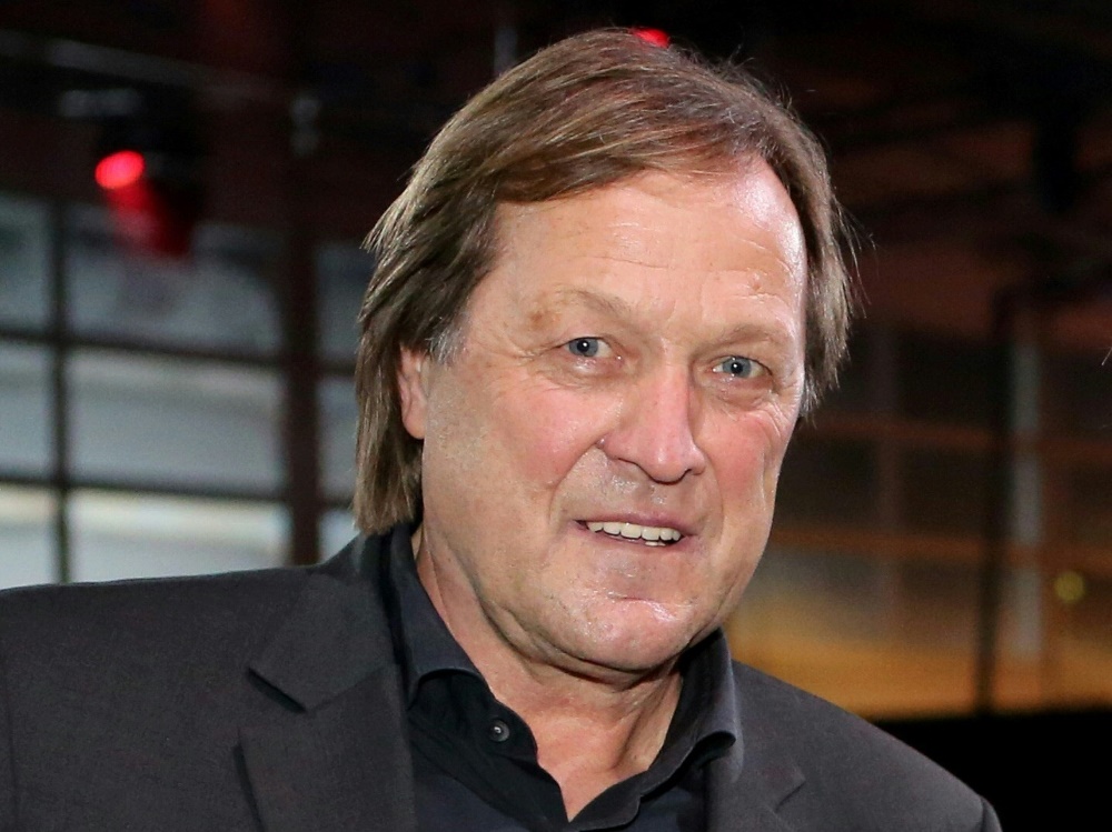 Findet kaum Worte: Erich Kühnhackl über das DEB-Team Findet kaum Worte: Erich Kühnhackl über das DEB-Team