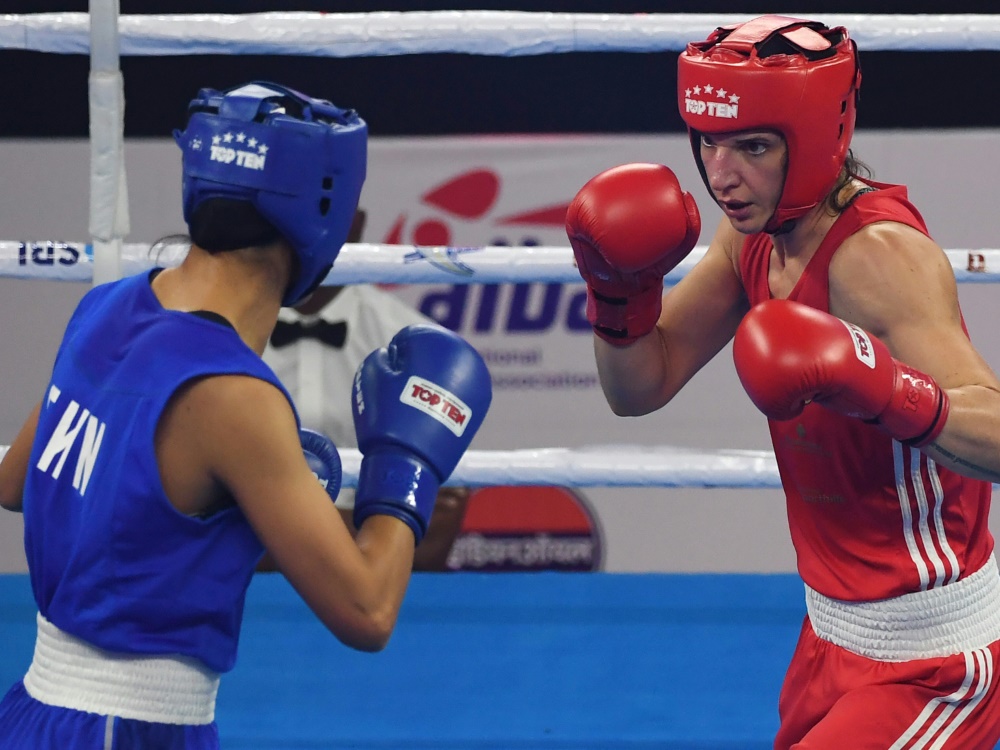 Nadine Apetz (r.) sorgt sich um Doping-Probleme im Boxen Nadine Apetz (r.) sorgt sich um Doping-Probleme im Boxen