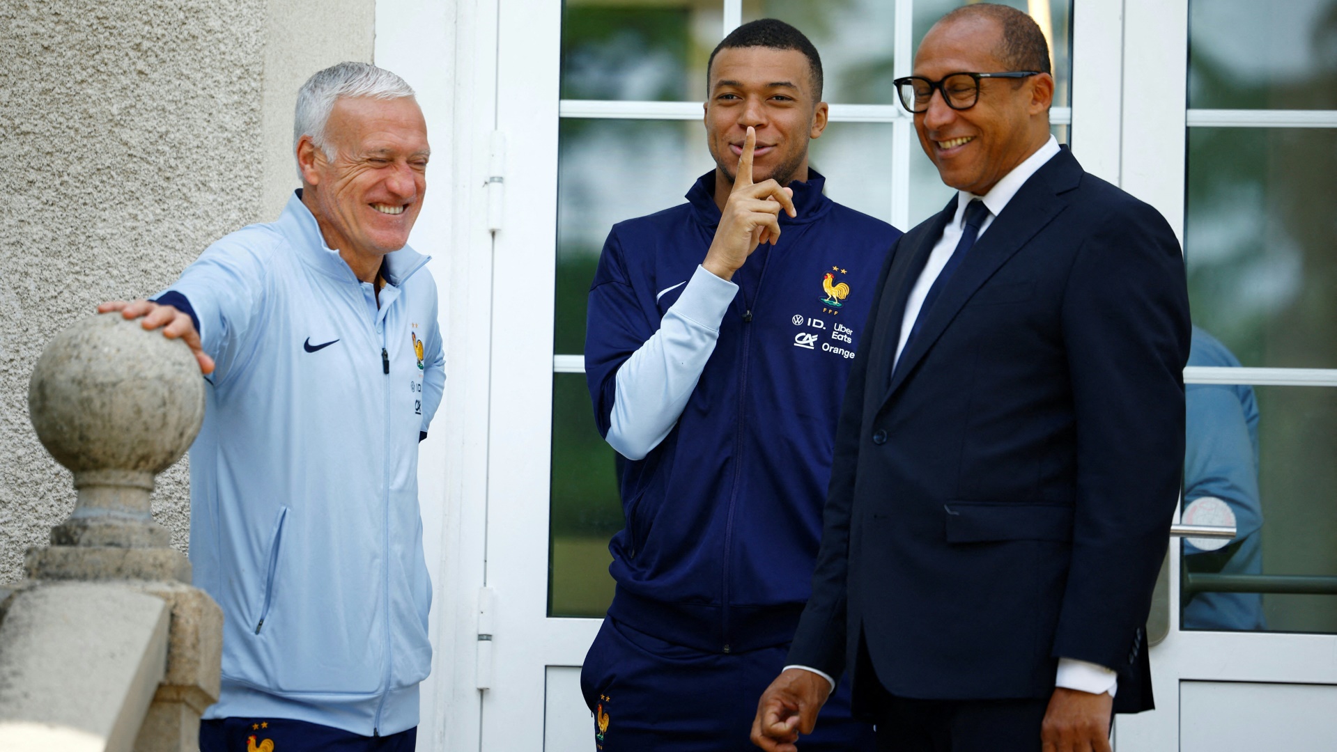 Diallo (r.) mit Mbappé (m.) und Deschamps (l.) vor der Verletzung des Superstars