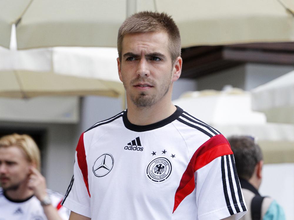 Lahm muss das Training in Südtirol vorzeitig abbrechen Lahm muss das Training in Südtirol vorzeitig abbrechen