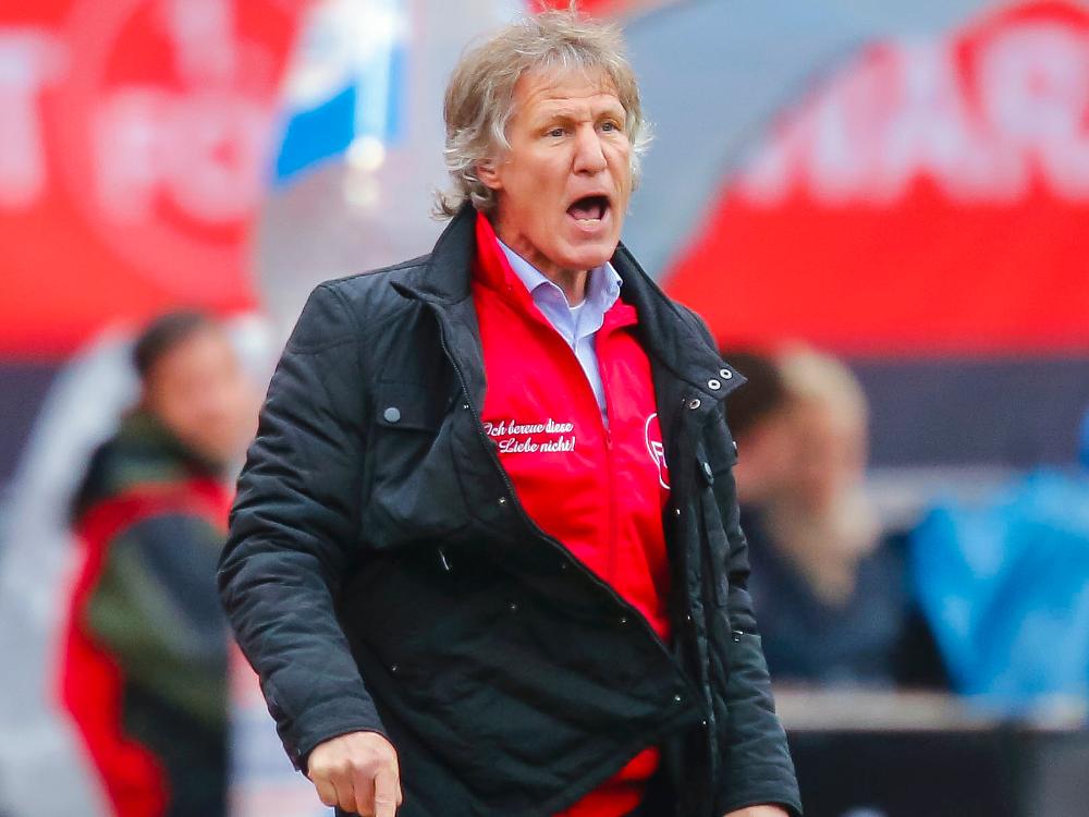 Verbeek soll auch bei Abstieg Club-Trainer bleiben Verbeek soll auch bei Abstieg Club-Trainer bleiben