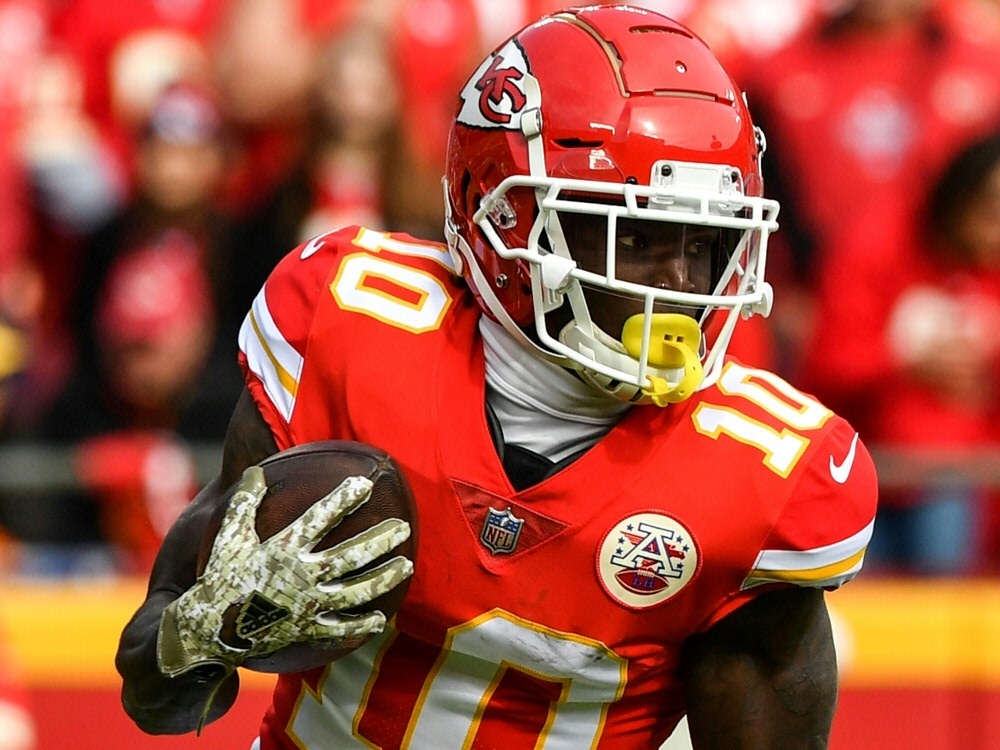 Tyreek Hill darf wieder mit den Chiefs trainieren Tyreek Hill darf wieder mit den Chiefs trainieren
