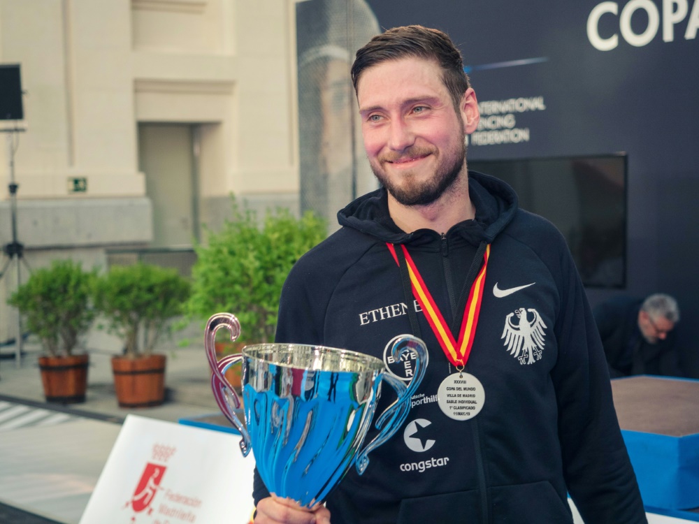 Max Hartung feiert direkte Athletenförderung als 