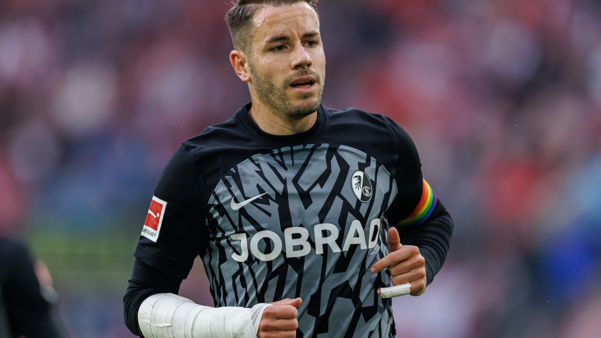 Freiburgs Günter spielte zuletzt mit Schiene am Arm Freiburgs Günter spielte zuletzt mit Schiene am Arm