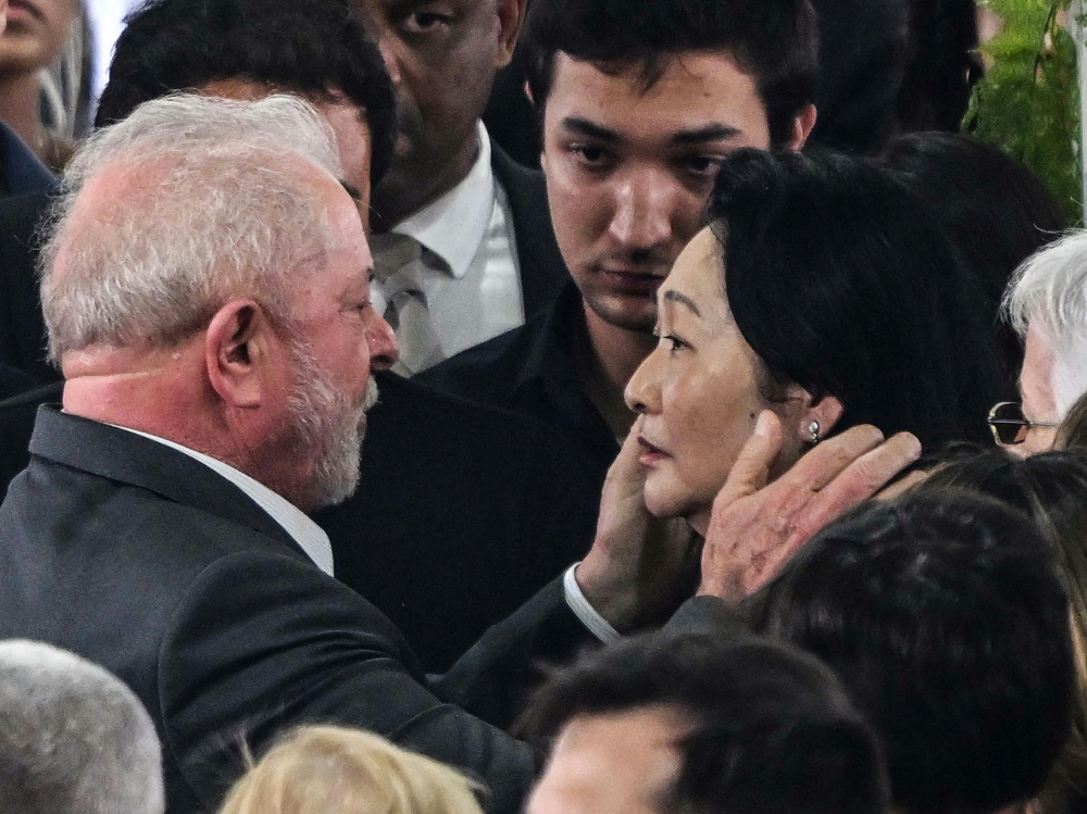 Brasiliens Staatspräsident da Silva am Sarg von Pelé Brasiliens Staatspräsident da Silva am Sarg von Pelé