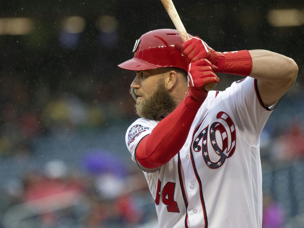 Bryce Harper hat einen Rekordvertrag unterschrieben Bryce Harper hat einen Rekordvertrag unterschrieben