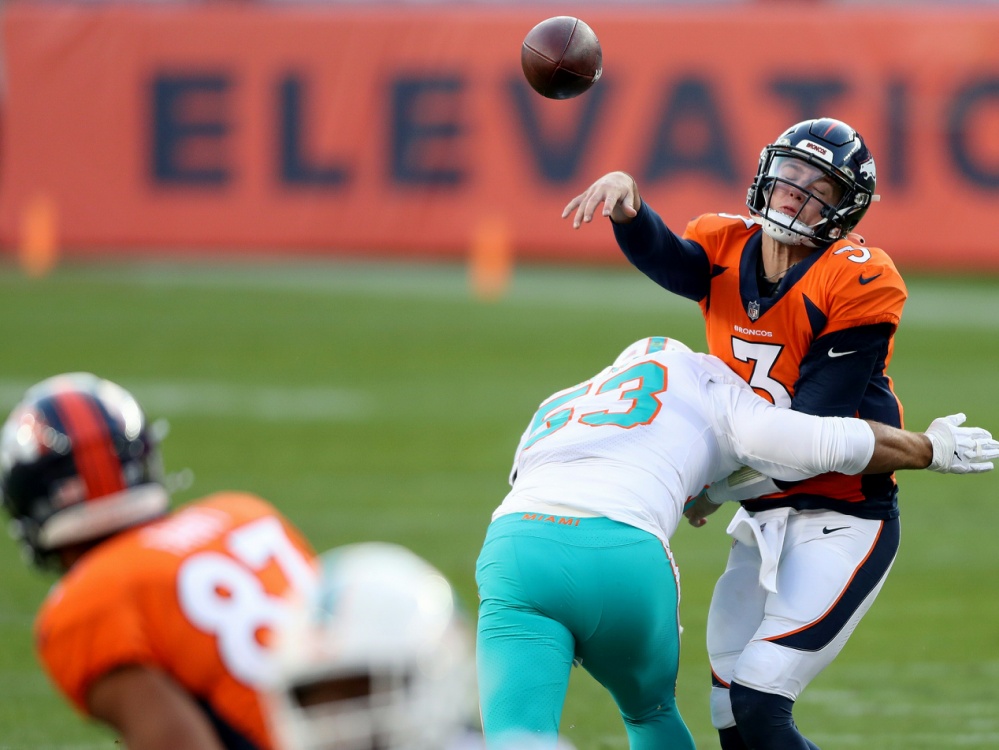 Quarterback gesucht: Auch Lock (r.) musste in Isolation Quarterback gesucht: Auch Lock (r.) musste in Isolation
