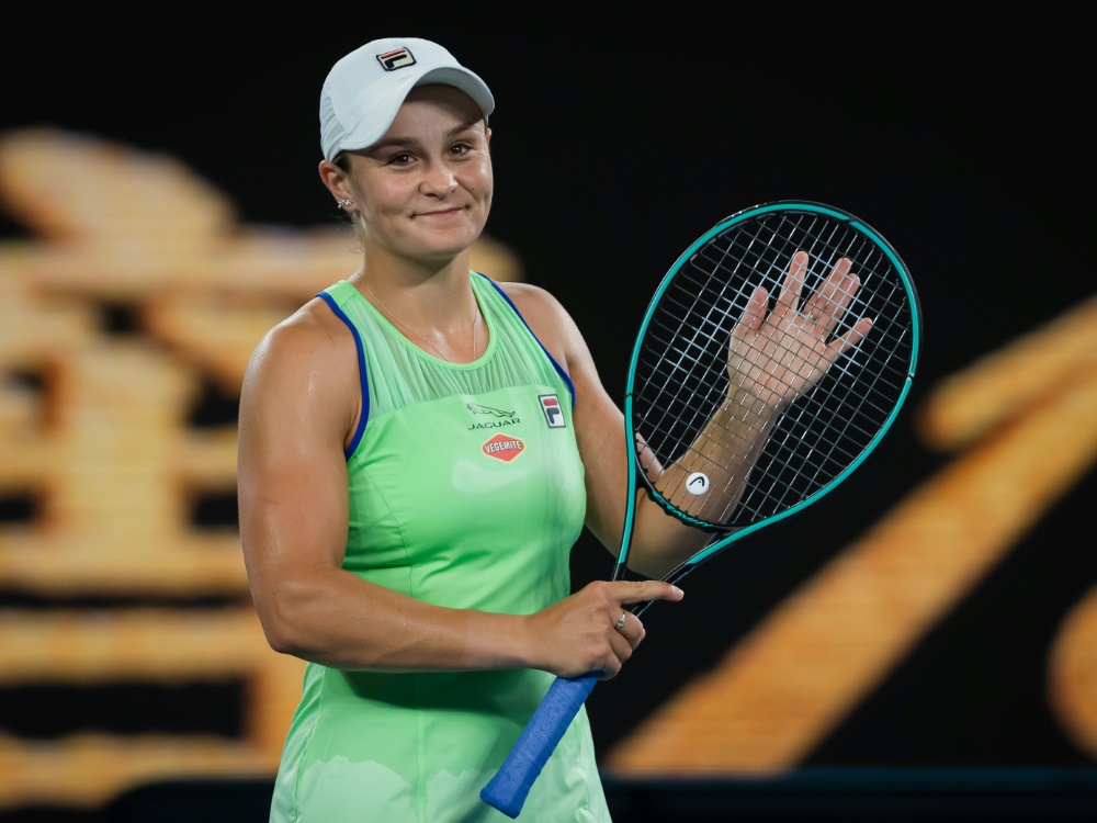 Ashleigh Barty spielte ein Showmatch gegen Pat Rafter Ashleigh Barty spielte ein Showmatch gegen Pat Rafter