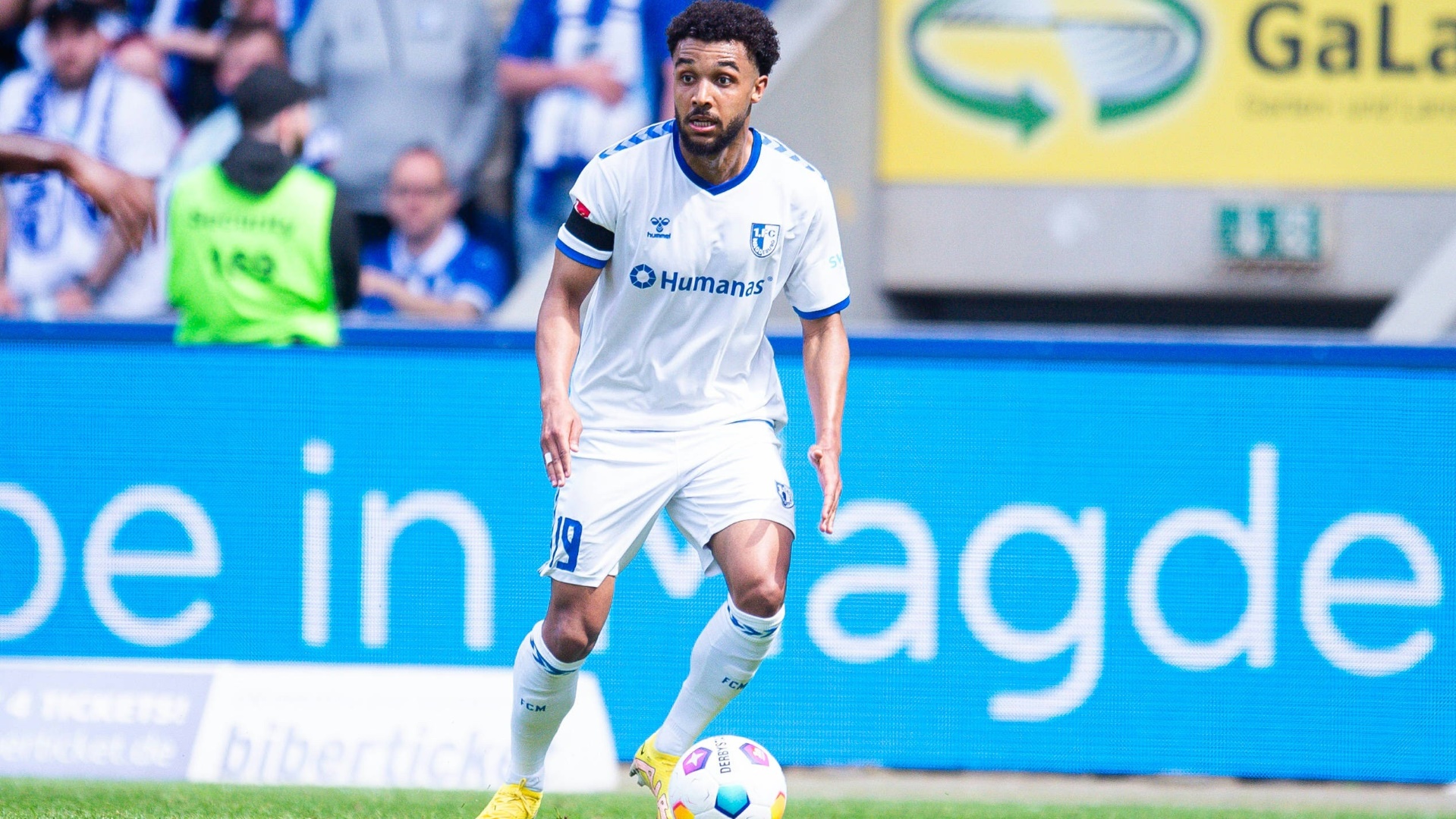 Kommt aus Magdeburg: Leon Bell Bell Kommt aus Magdeburg: Leon Bell Bell