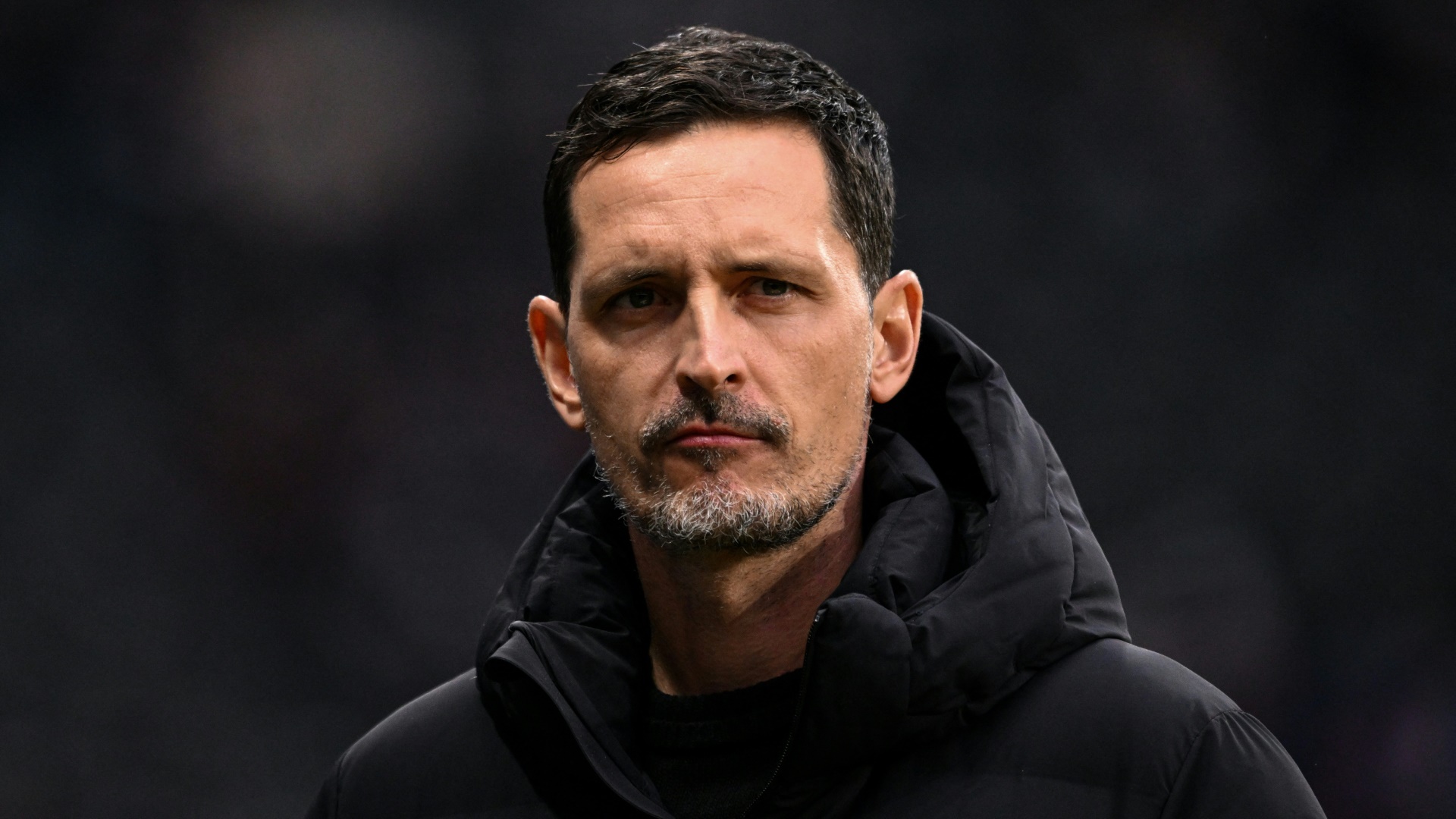 Eintracht Frankfurts Trainer Dino Toppmöller sieht noch keinen Grund zur Sorge Eintracht Frankfurts Trainer Dino Toppmöller sieht noch keinen Grund zur Sorge