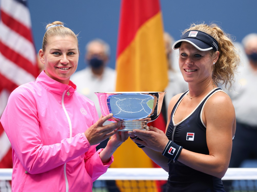 (v.r.) Siegemund und Zvonareva starten in Paris