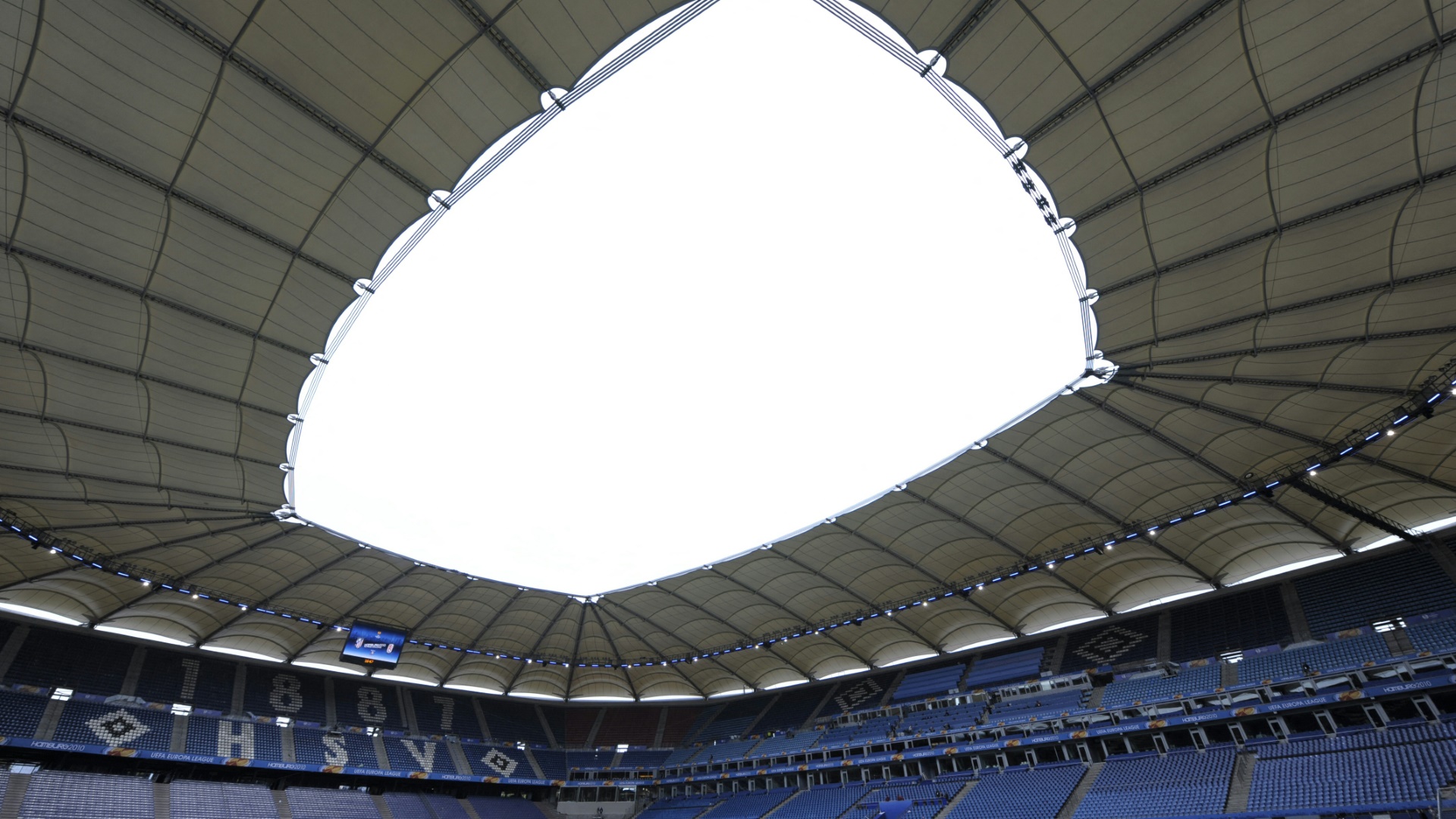 Football statt Fußball: Volksparkstadion in Hamburg