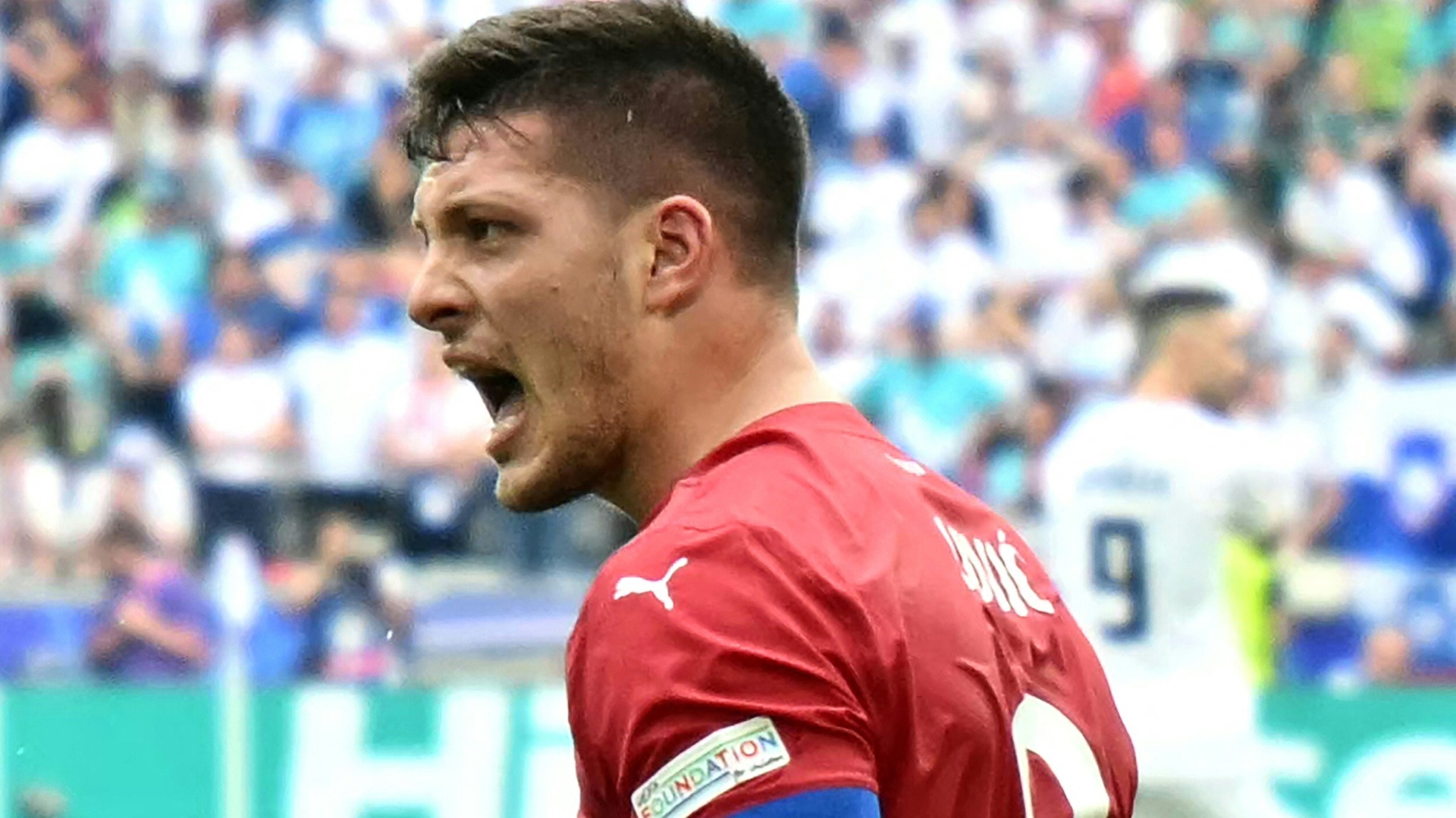 Luka Jovic stand nach dem glücklichen 1:1 gegen Slowenien im Mittelpunkt Luka Jovic stand nach dem glücklichen 1:1 gegen Slowenien im Mittelpunkt