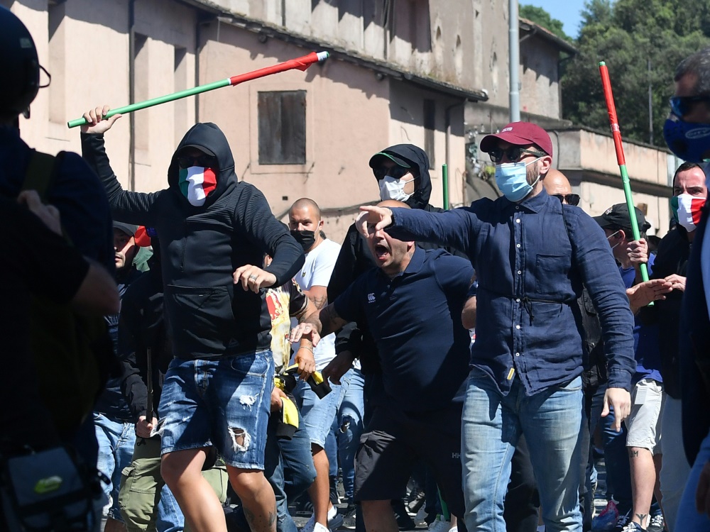 Neofaschisten und Fußball-Ultras demonstrierten in Rom