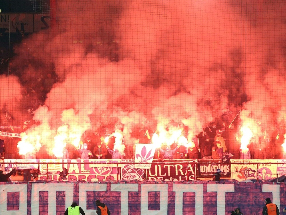 Fehlverhalten der Fans: 9000 Euro Strafe für Darmstadt