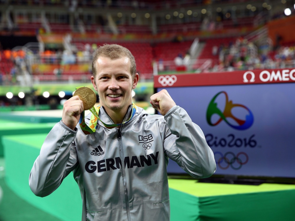 Hambüchen kann sein Gold-Reck endlich entgegennehmen Hambüchen kann sein Gold-Reck endlich entgegennehmen