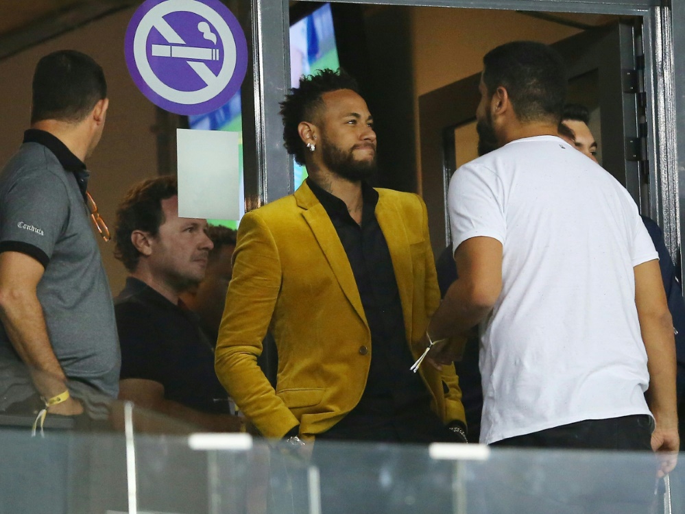 Neymar (Mitte) will wohl zurück nach Spanien wechseln Neymar (Mitte) will wohl zurück nach Spanien wechseln