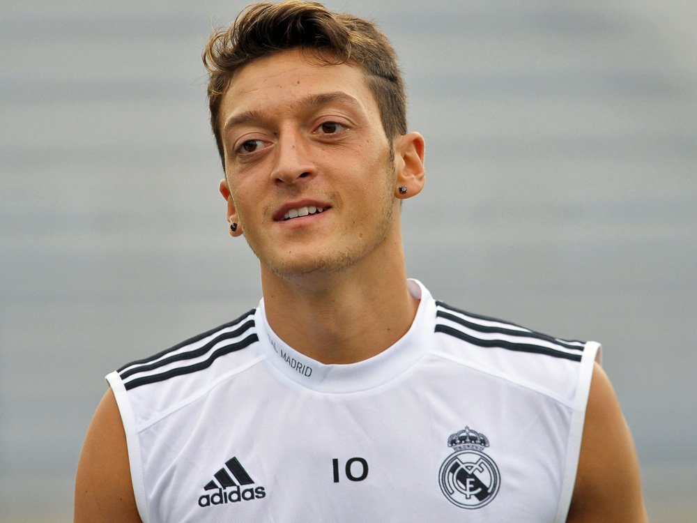 Beendete alle Spekulationen: Mesut Özil Beendete alle Spekulationen: Mesut Özil