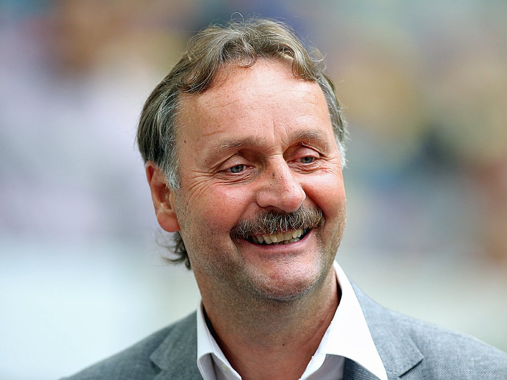 Peter Neururer ist nach der Aufholjagd glücklich Peter Neururer ist nach der Aufholjagd glücklich