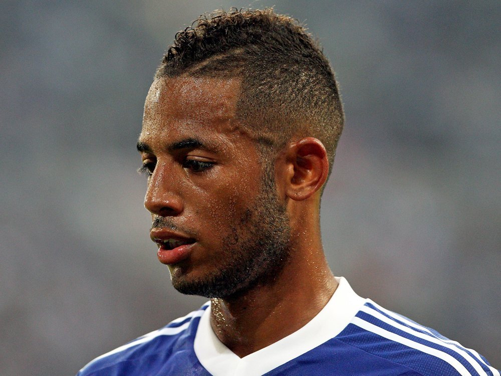 Schießt scharf gegen seinen Ex-Club: Dennis Aogo Schießt scharf gegen seinen Ex-Club: Dennis Aogo
